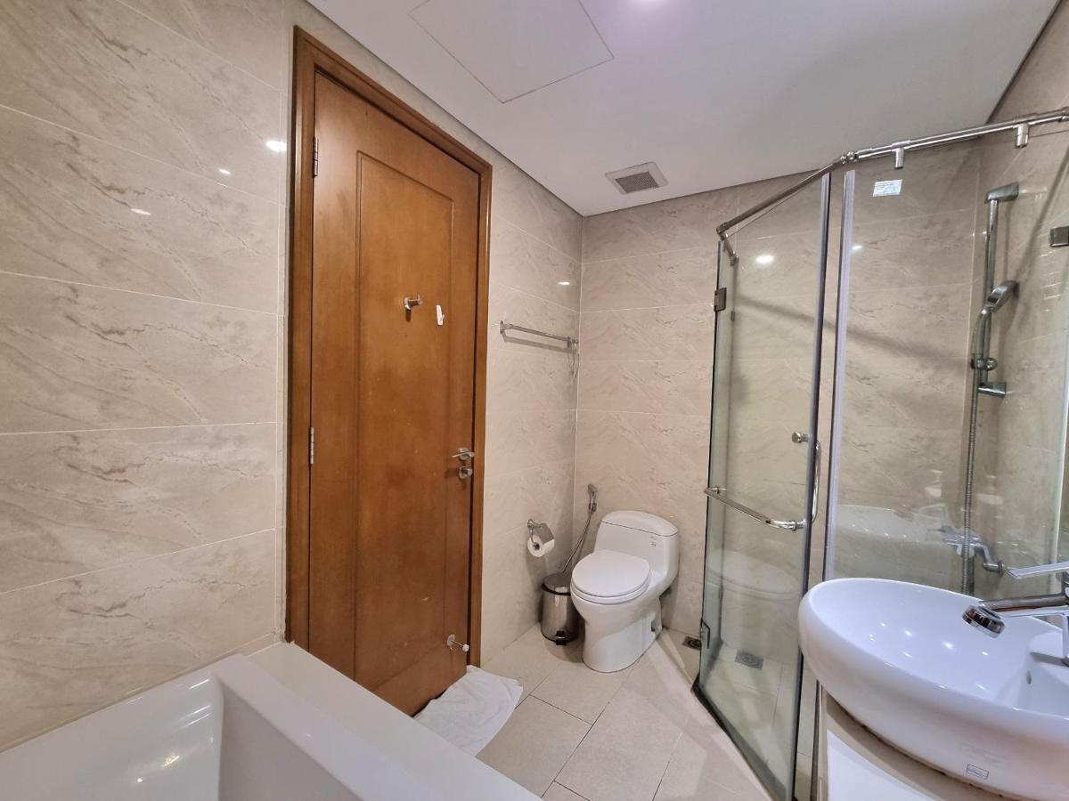 Enay Apartment - Vinhomes Central Park - Landmark Ho Chi Minh City Bagian luar foto